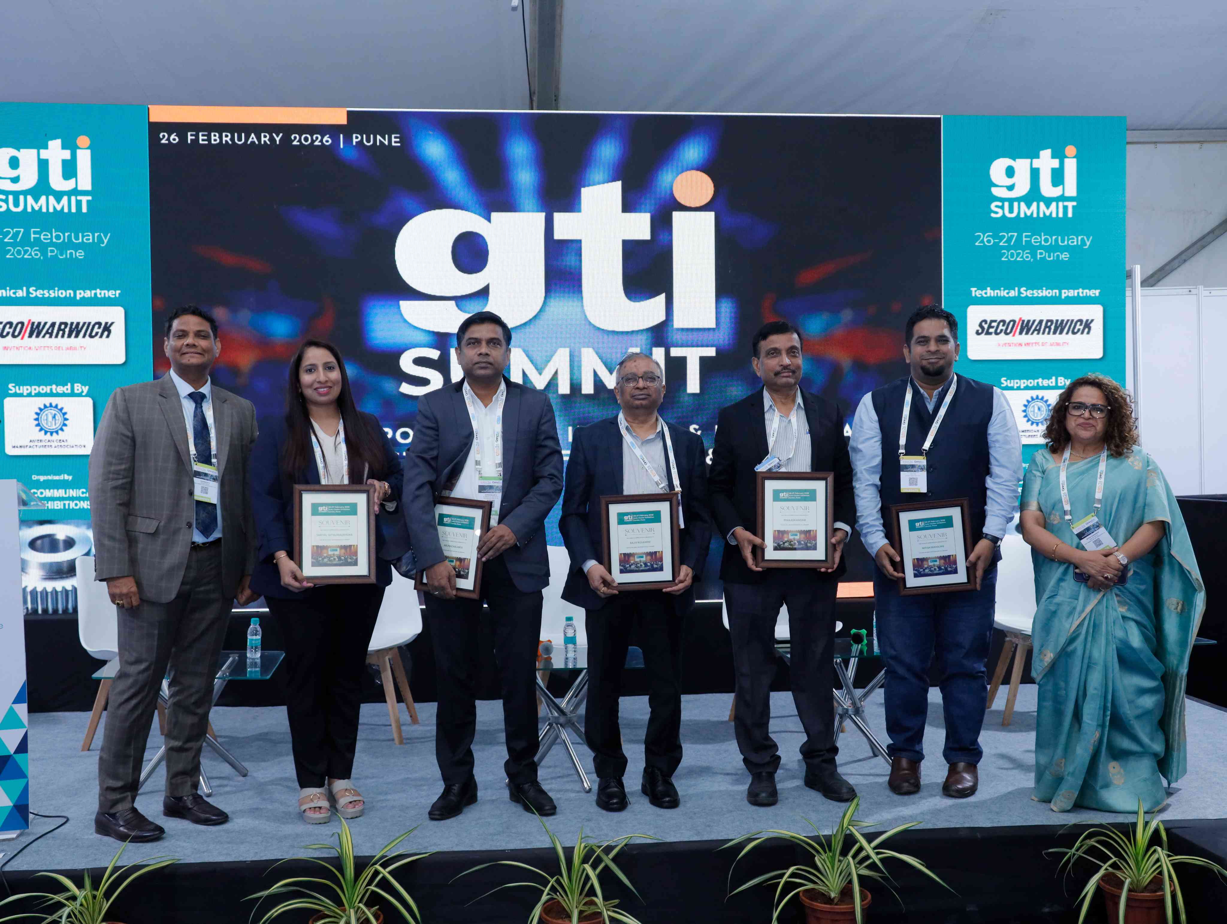 Helical gear transmission expo